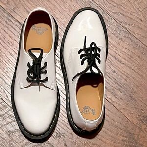 Dr. MARTENS white patent leather oxfords. Size 8. NWOT